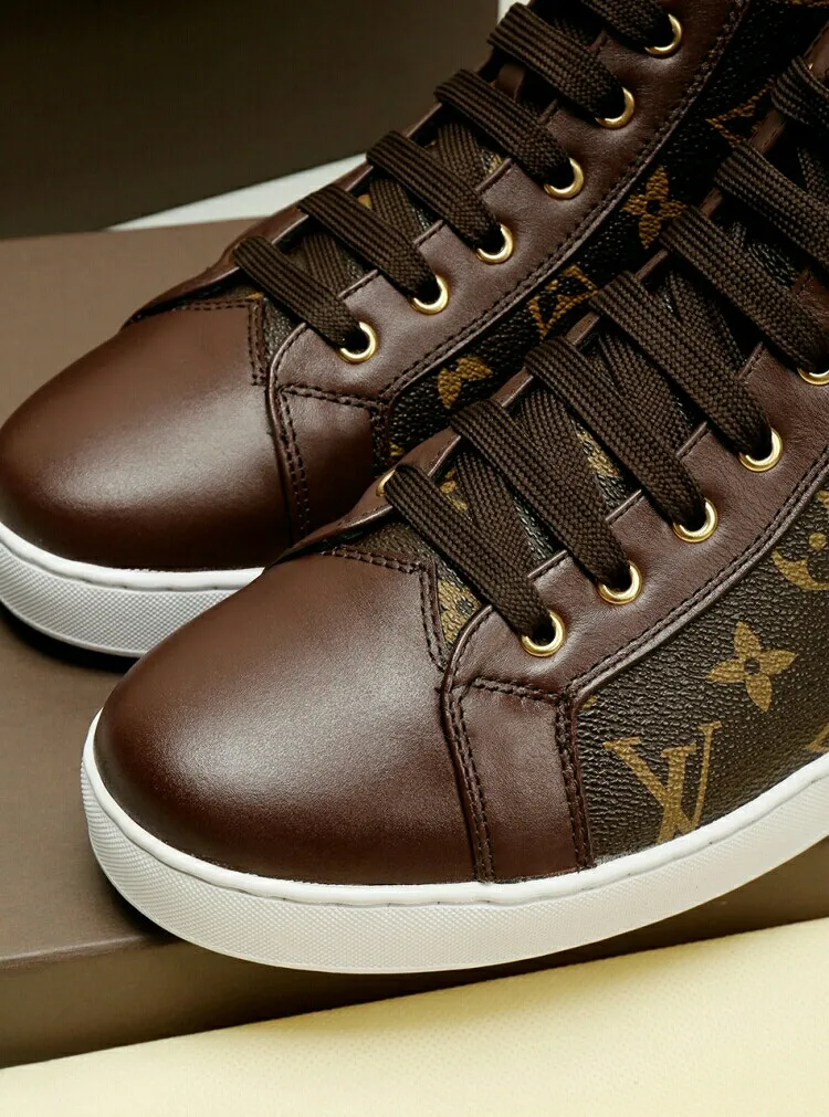 Factory price: 400 💰 LV’s new men’s boots are on the market, the Korean version has a zipper design on the inside! The latest colorway in Louis Vuitton’s classic collection! Original 1:1 exclusive molded custom model👍👍👍Simple and elegant, super versatile, comfortable and highly fitting, exclusive🚇️Upper: imported top-grade fine cowhide fabric, lining: custom soft sheepskin, matched with Louis Vuitton Monogram Ecli men's shoes 💰se canvas and pure white high-density rubber soles 🏆🏆🏆 Welcome all sellers to sell in the picture above, you can send one piece on behalf of you, the size is 38-44 (45 sizes can be customized)
